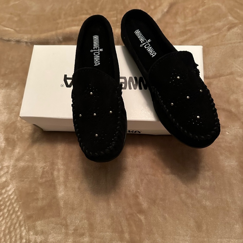 Ladies Minnetonka Black suede mules size 6